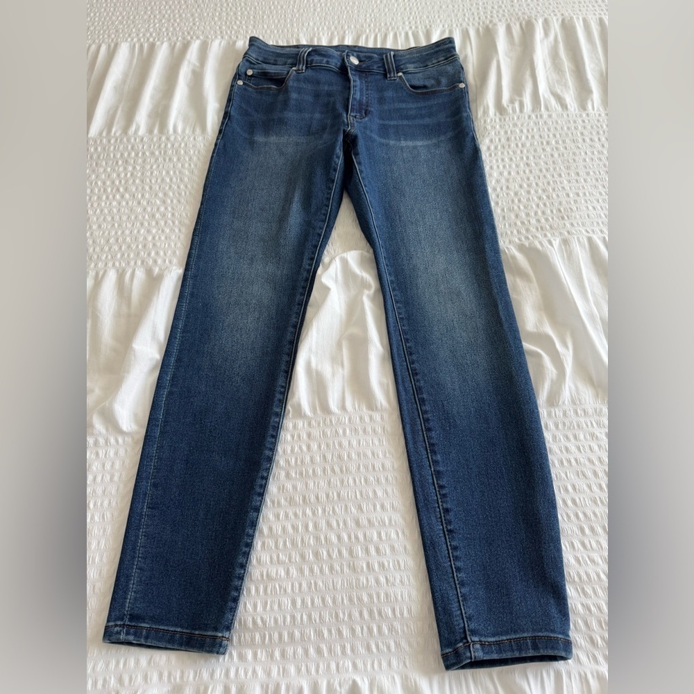 Tahari Women's Classic Blue Skinny Jeans